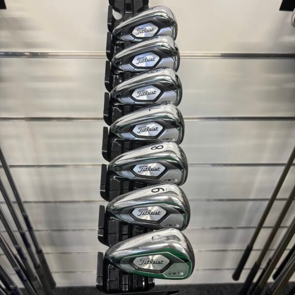 Titleist AP3, 4-P Rautasetti, Left